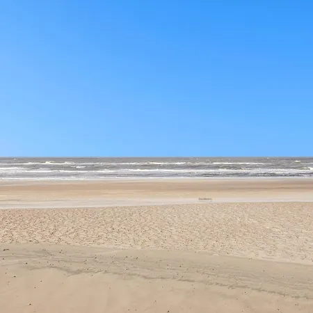Paen Beliggende Pa 1 Sal Sj3215 Apartman Henne Strand